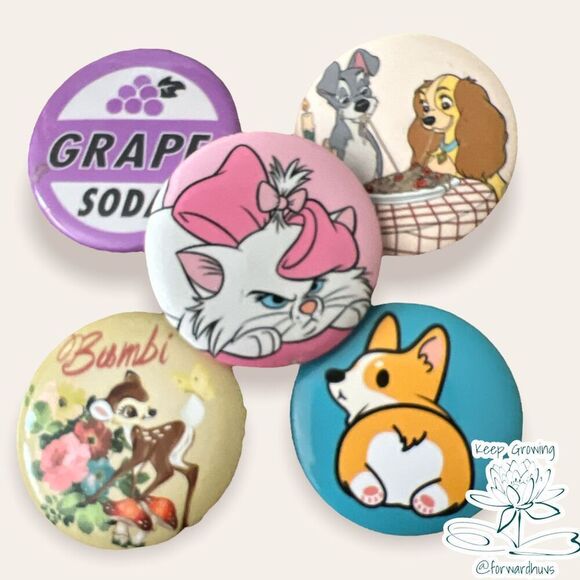 Disney - 4 Disney Buttons + Corgi Button - Picture 5 of 9